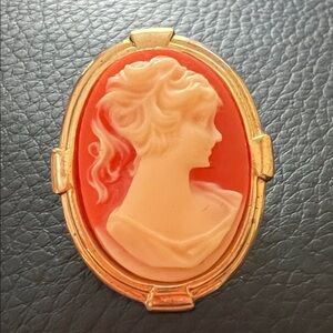 Vintage Elegant Gold and Cream Cameo Brooch